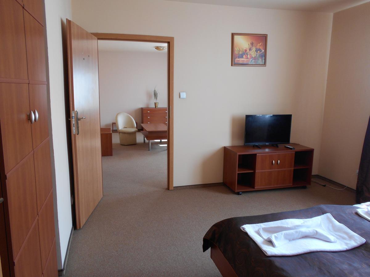 Hotel Astor 拉多姆 外观 照片